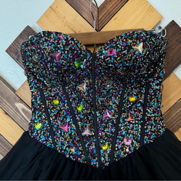 Narianna SemiFormal Dress size XSmall - Picture 5 of 5